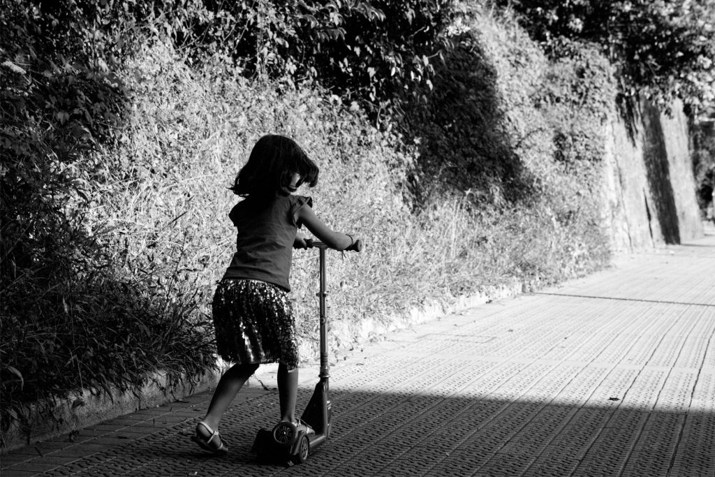 Peques-book-bilbao-exterior-patin