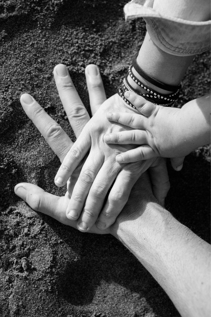 Peques-familia-manos-bilbao